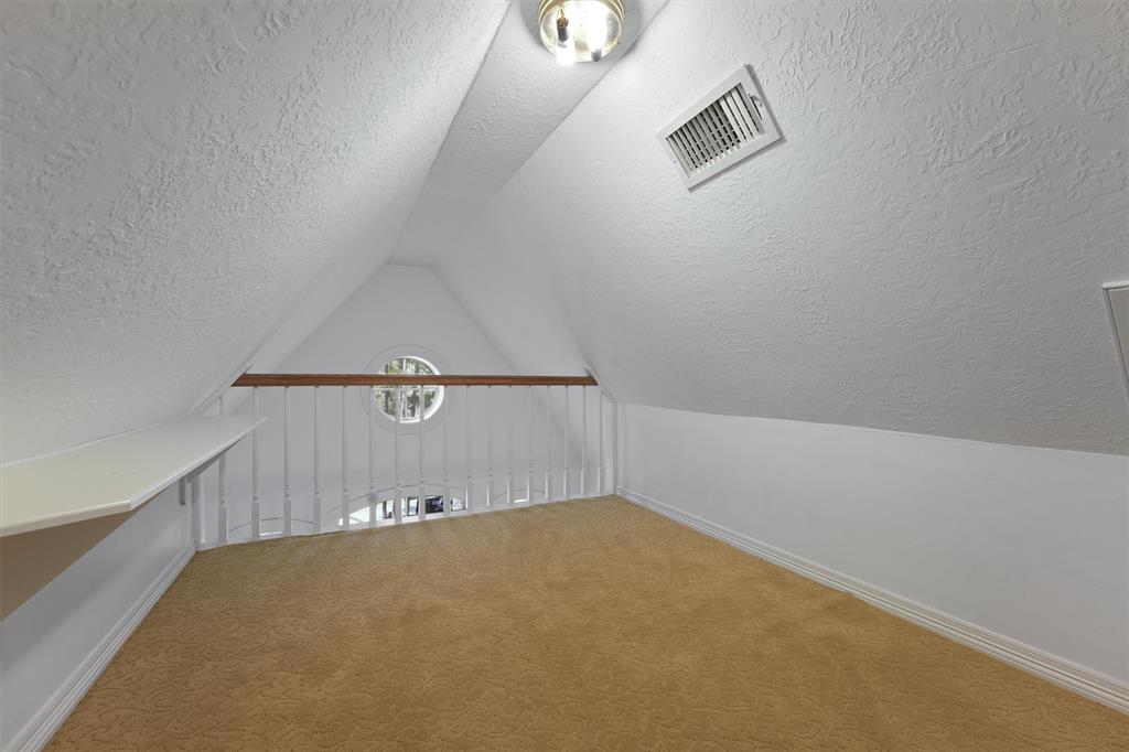 34 N Wooded Brook Circle, The Woodlands, Texas image 20