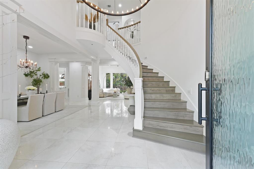 34 N Wooded Brook Circle, The Woodlands, Texas image 4