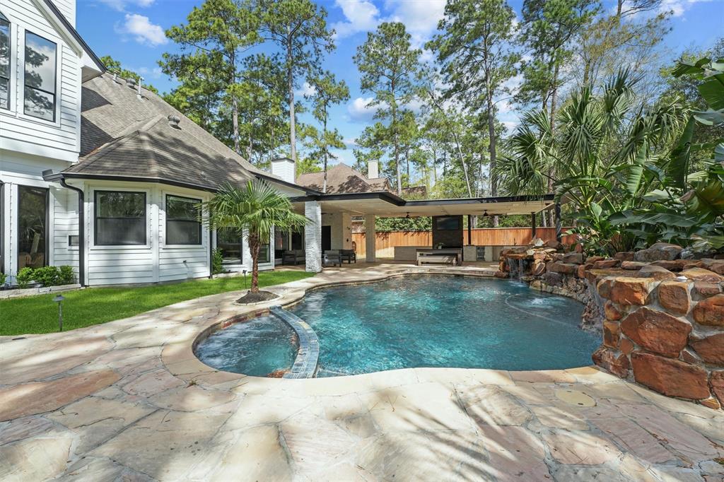 34 N Wooded Brook Circle, The Woodlands, Texas image 29
