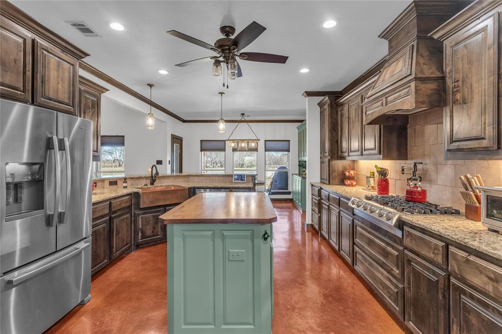 510 County Road 247 Road, Valley View, Texas image 12