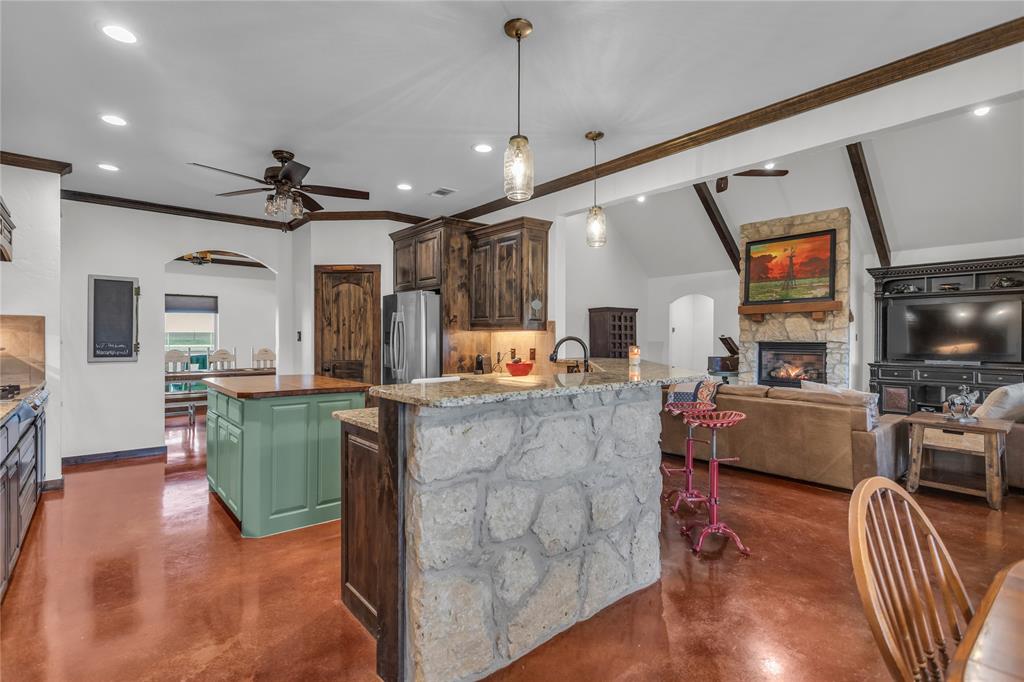 510 County Road 247 Road, Valley View, Texas image 11