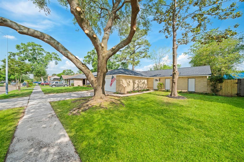 11115 Maple Rock Drive, Humble, Texas image 5