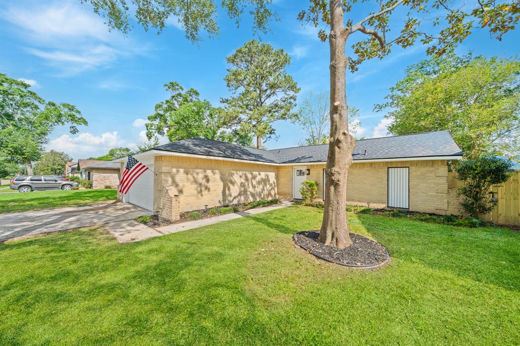 11115 Maple Rock Drive, Humble, Texas image 1