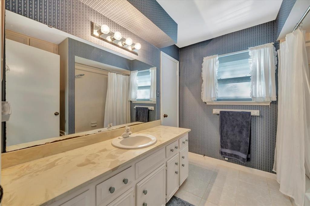 610 Forest Lake Drive, Taylor Lake Village, Texas image 34