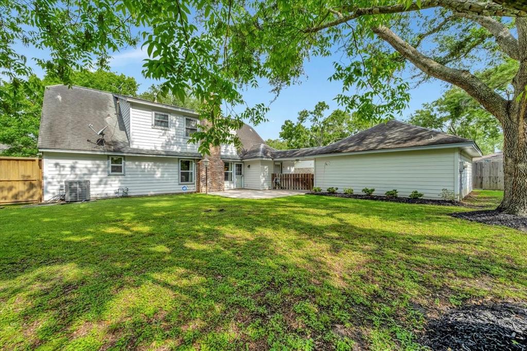 610 Forest Lake Drive, Taylor Lake Village, Texas image 40