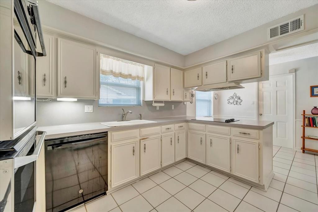 610 Forest Lake Drive, Taylor Lake Village, Texas image 18