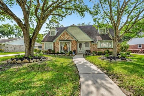 610 Forest Lake Drive Taylor Lake Village TX 77586