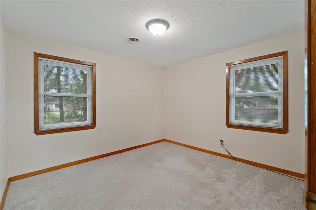 213 Hillcrest Drive, Conroe, Texas image 15