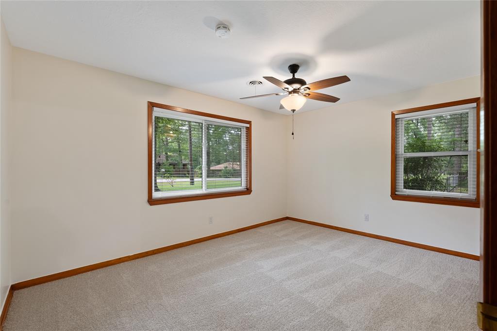 213 Hillcrest Drive, Conroe, Texas image 10