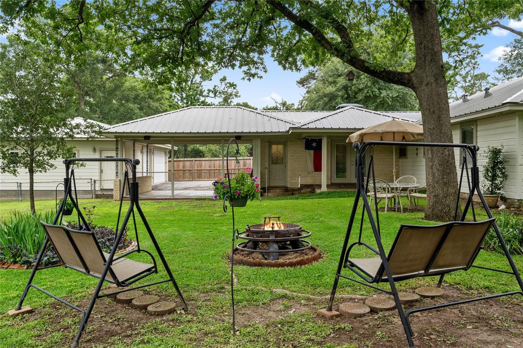 213 Hillcrest Drive, Conroe, Texas image 29