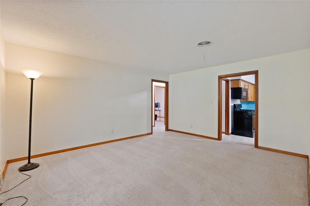 213 Hillcrest Drive, Conroe, Texas image 6