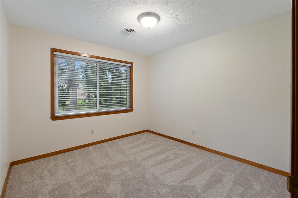 213 Hillcrest Drive, Conroe, Texas image 13
