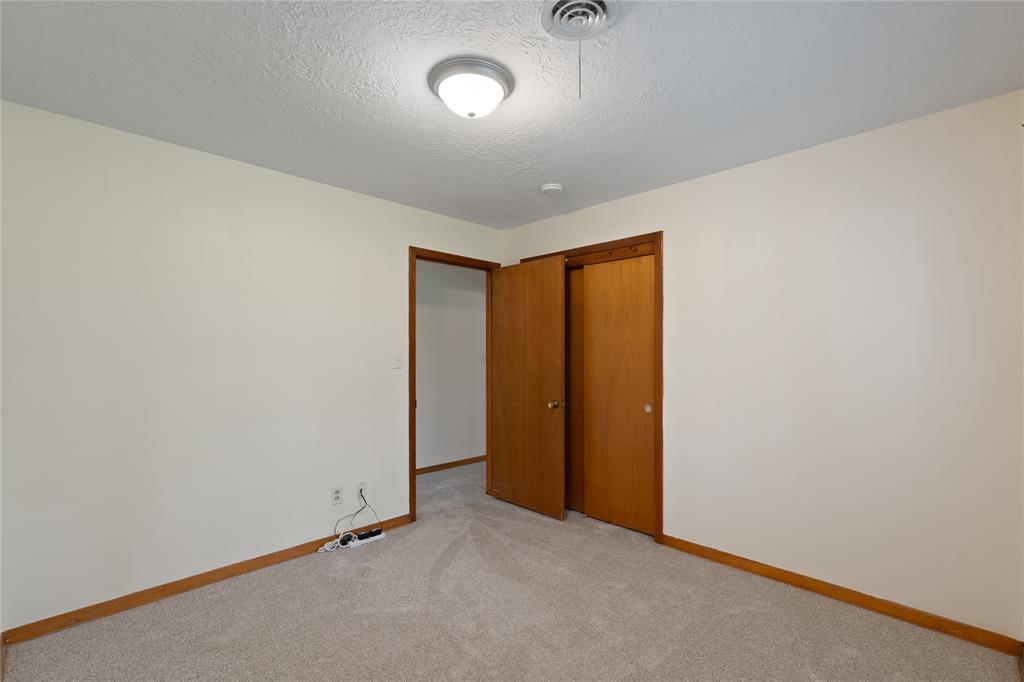 213 Hillcrest Drive, Conroe, Texas image 12