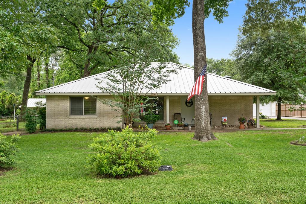 213 Hillcrest Drive, Conroe, Texas image 1