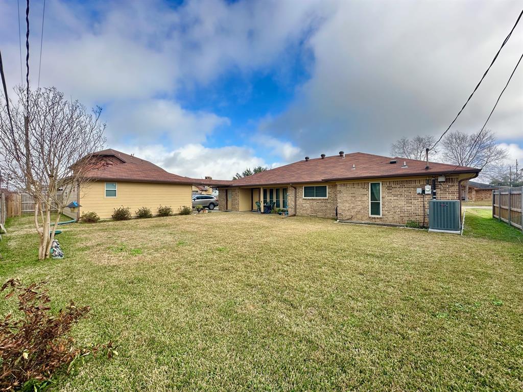 2717 Ridgewood Lane, Nederland, Texas image 32