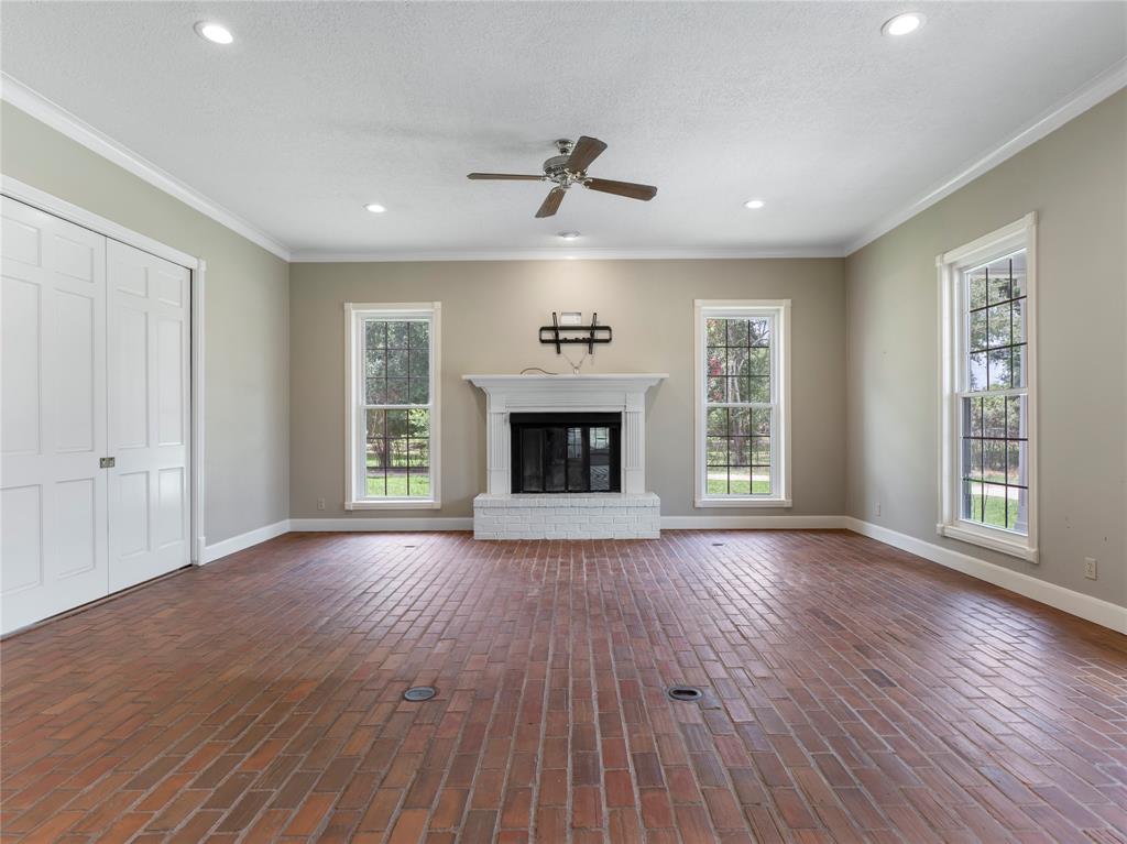 5215 Skinner Lane