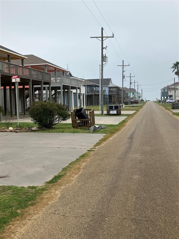 872 Holiday Drive, Crystal Beach, Texas image 4