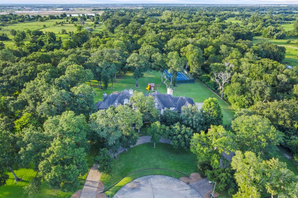 2127 Countryshire Lane, Richmond, Texas image 8