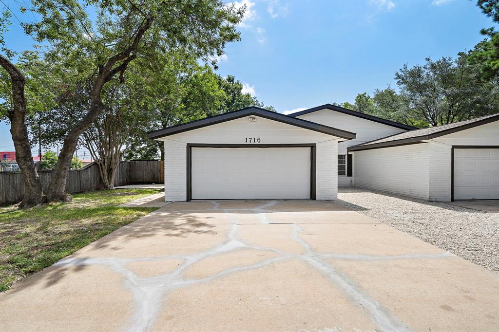 1716 Huge Oaks Street