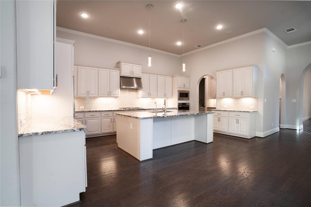 114 Lily Green Court, Conroe, Texas image 6