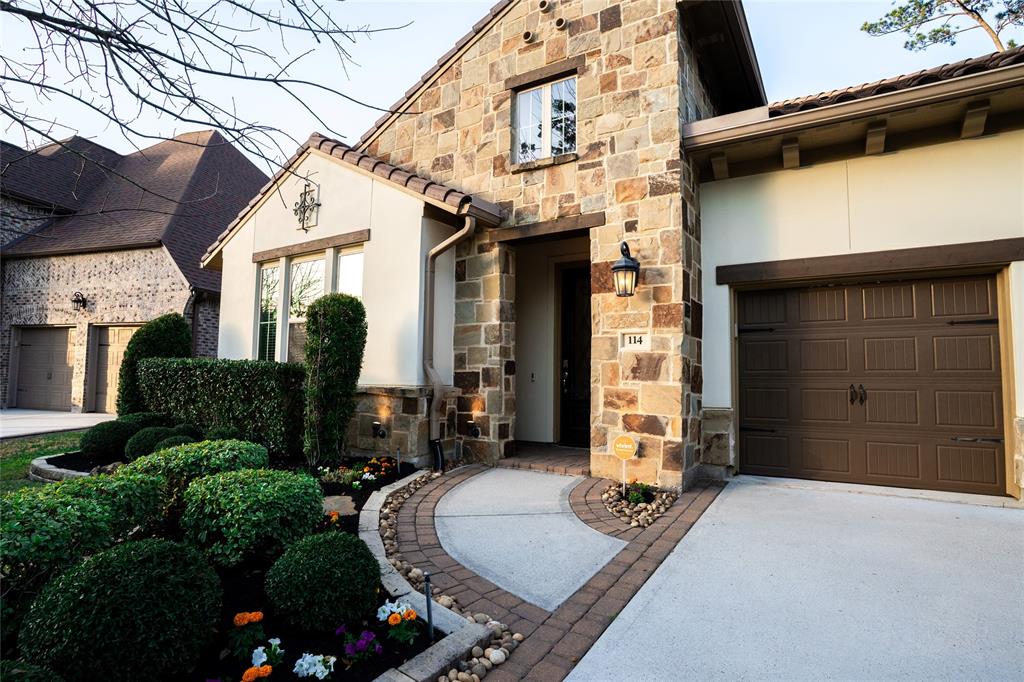 114 Lily Green Court, Conroe, Texas image 2
