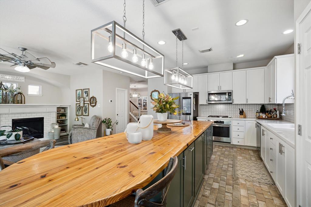 15 Forest Perch Place, The Woodlands, Texas image 12