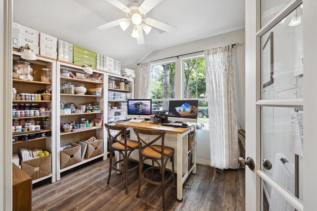 15 Forest Perch Place, The Woodlands, Texas image 6