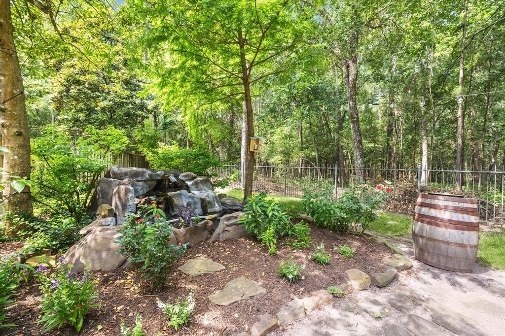 15 Forest Perch Place, The Woodlands, Texas image 34