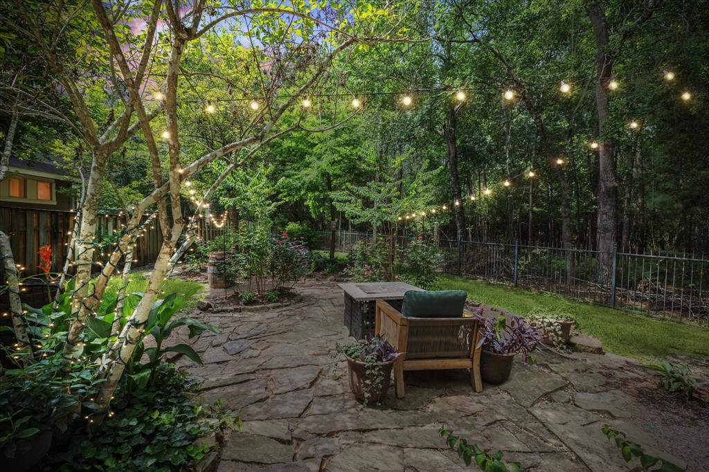 15 Forest Perch Place, The Woodlands, Texas image 33