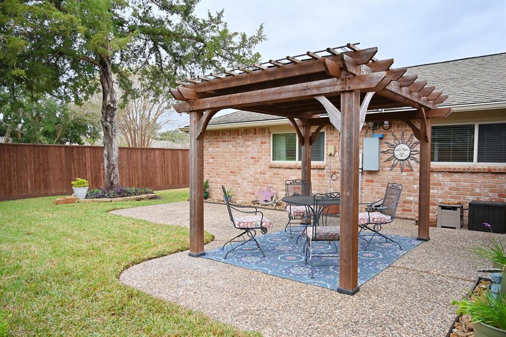 1506 Hollybush Drive, Sugar Land, Texas image 26