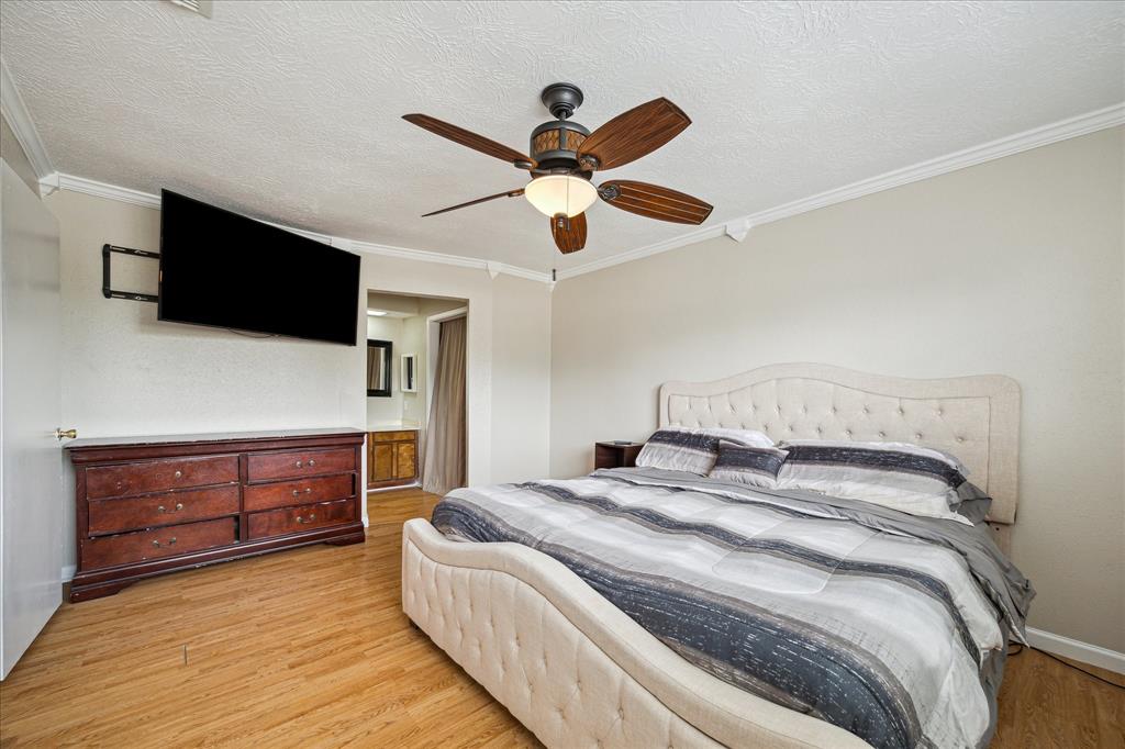 202 Woodvale Drive, League City, Texas image 11