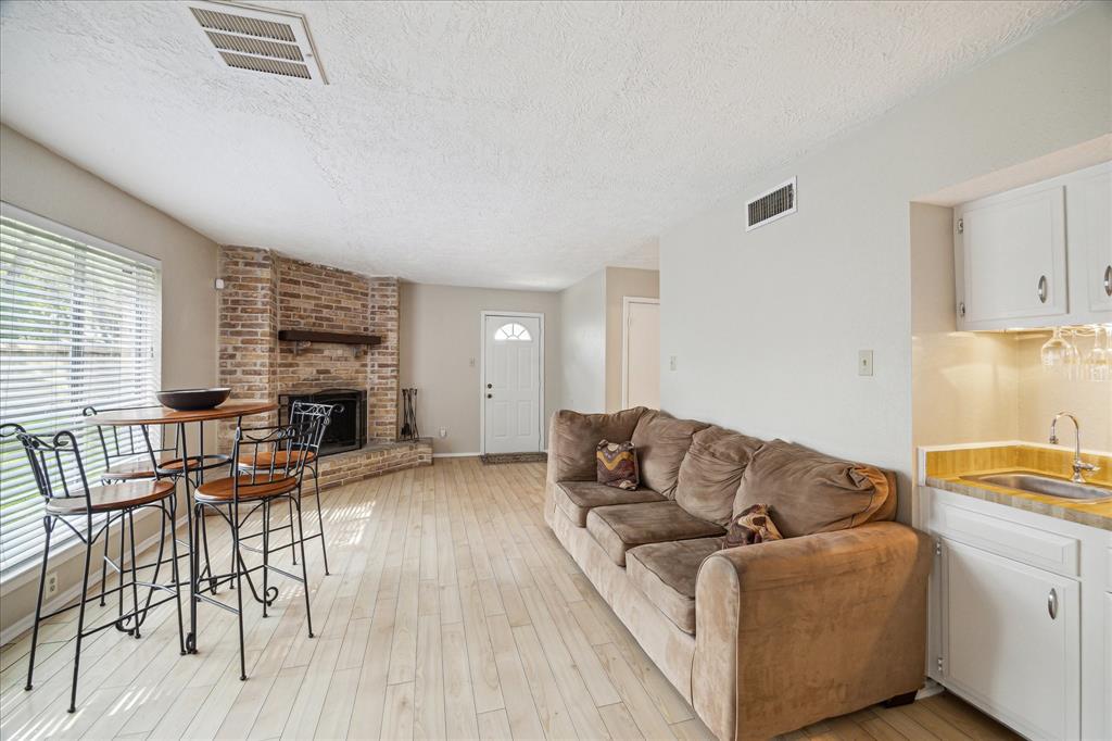202 Woodvale Drive