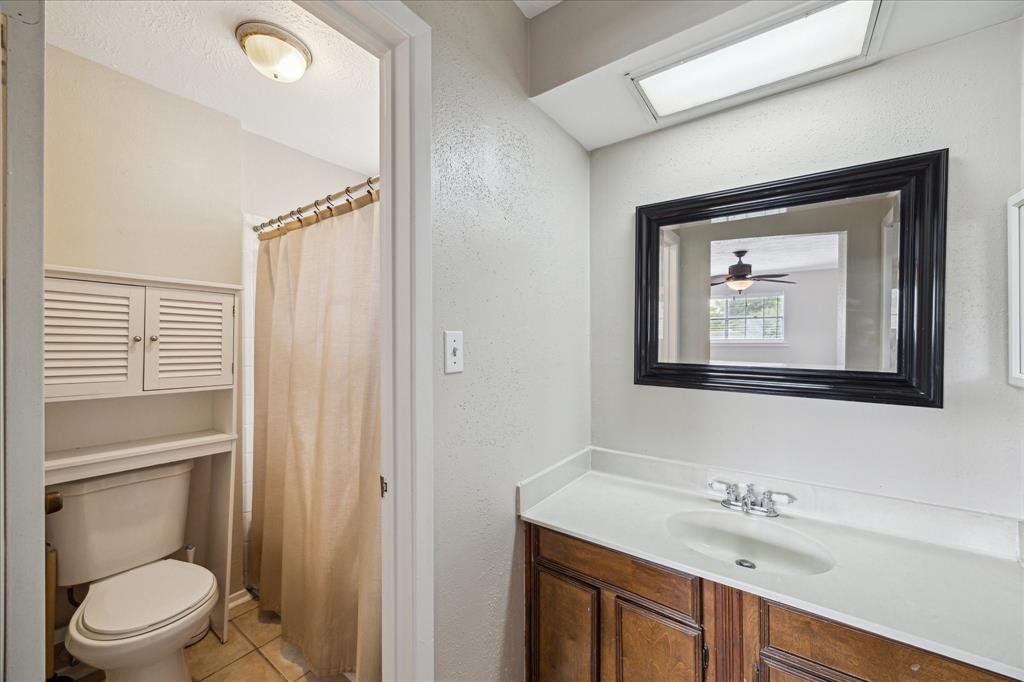 202 Woodvale Drive, League City, Texas image 15