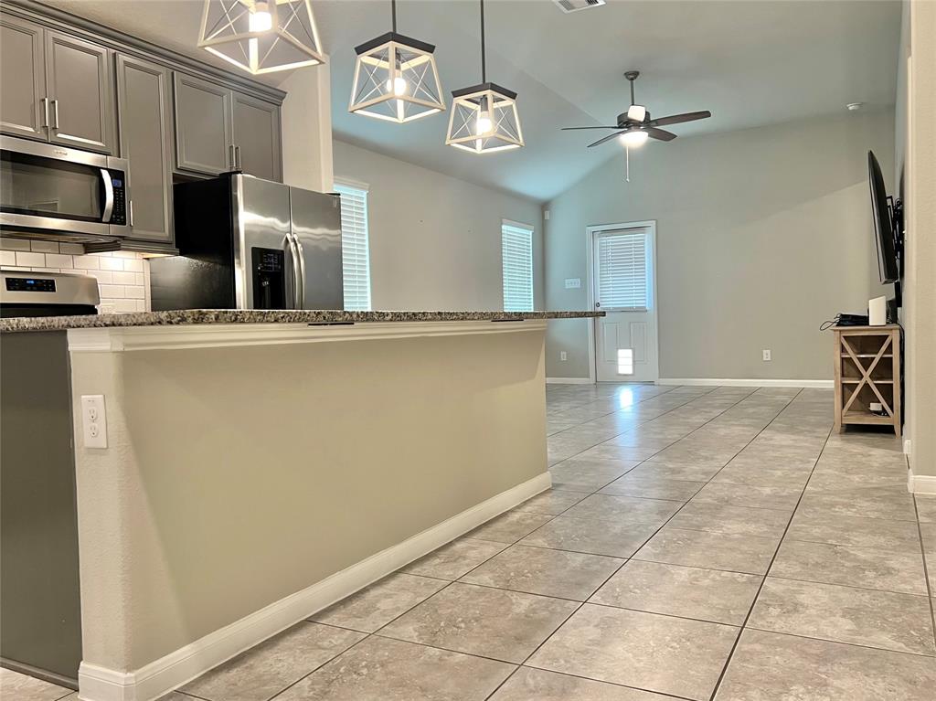 2338 Vanessa Cay Lane, La Porte, Texas image 7
