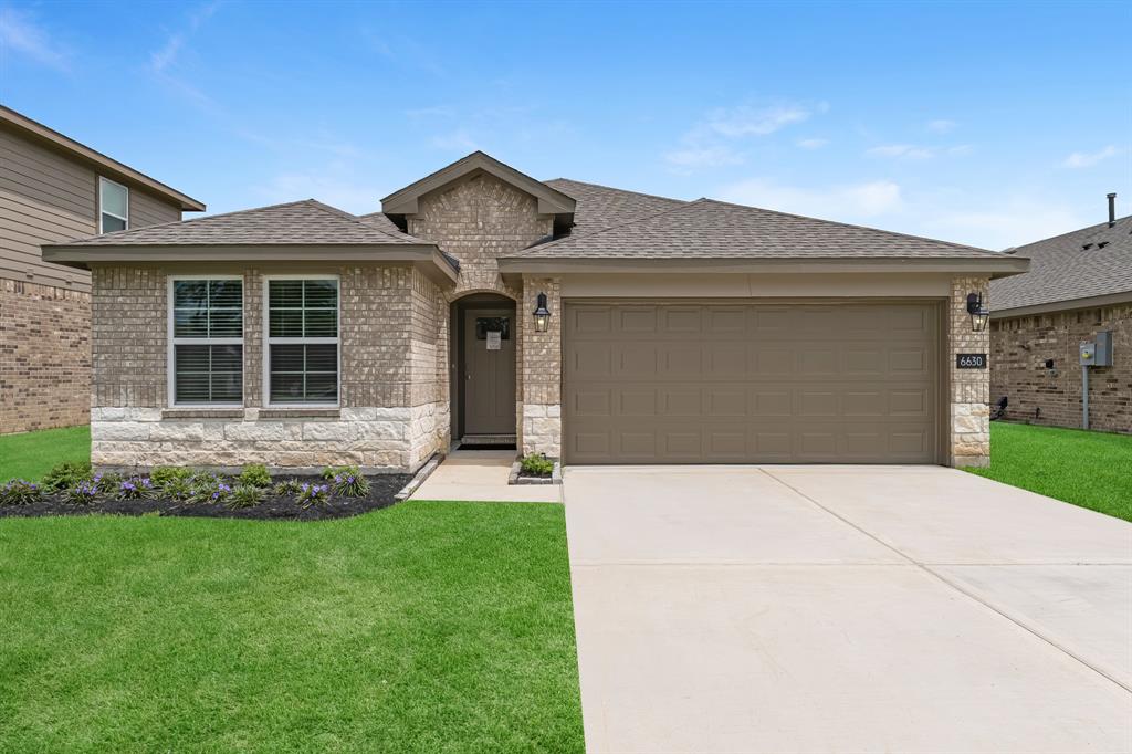 3380 Canvasback Drive, Orange, Texas image 1