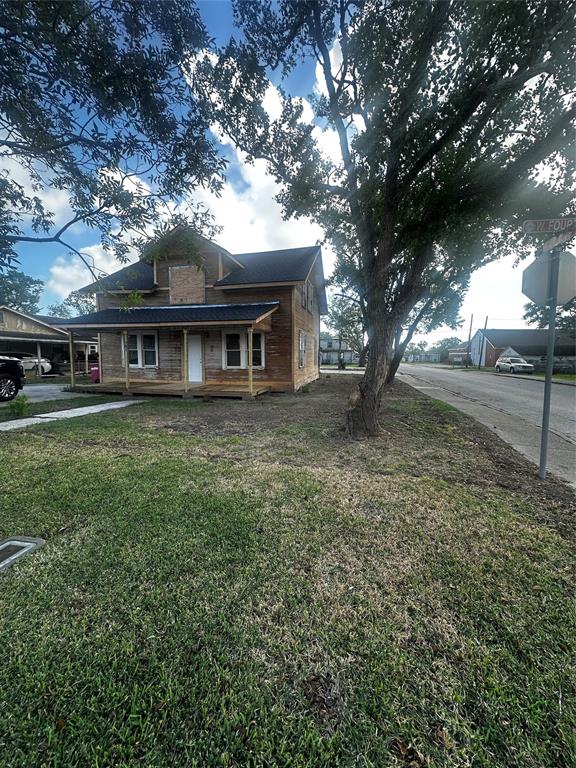 731 W 4th Street, Freeport, Texas image 1