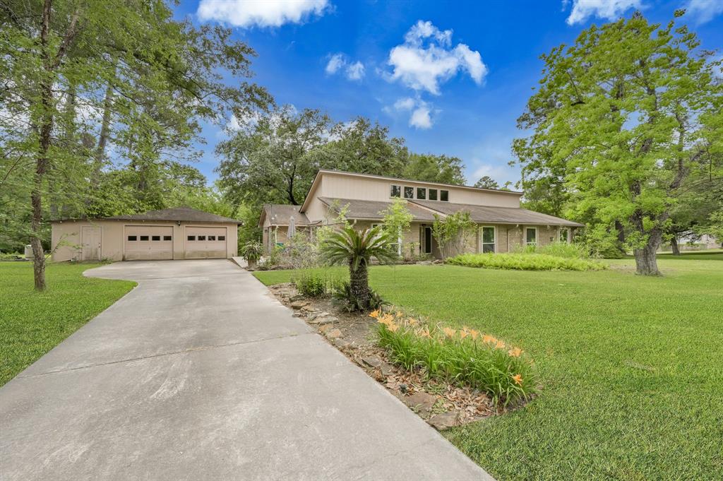 22423 Lakeway Drive, Spring, Texas image 2
