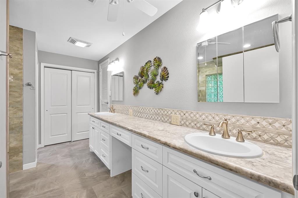 22423 Lakeway Drive, Spring, Texas image 14
