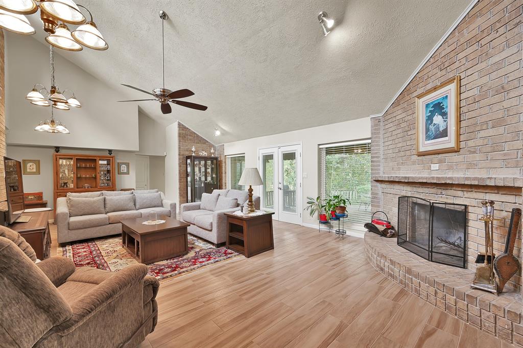 22423 Lakeway Drive, Spring, Texas image 5