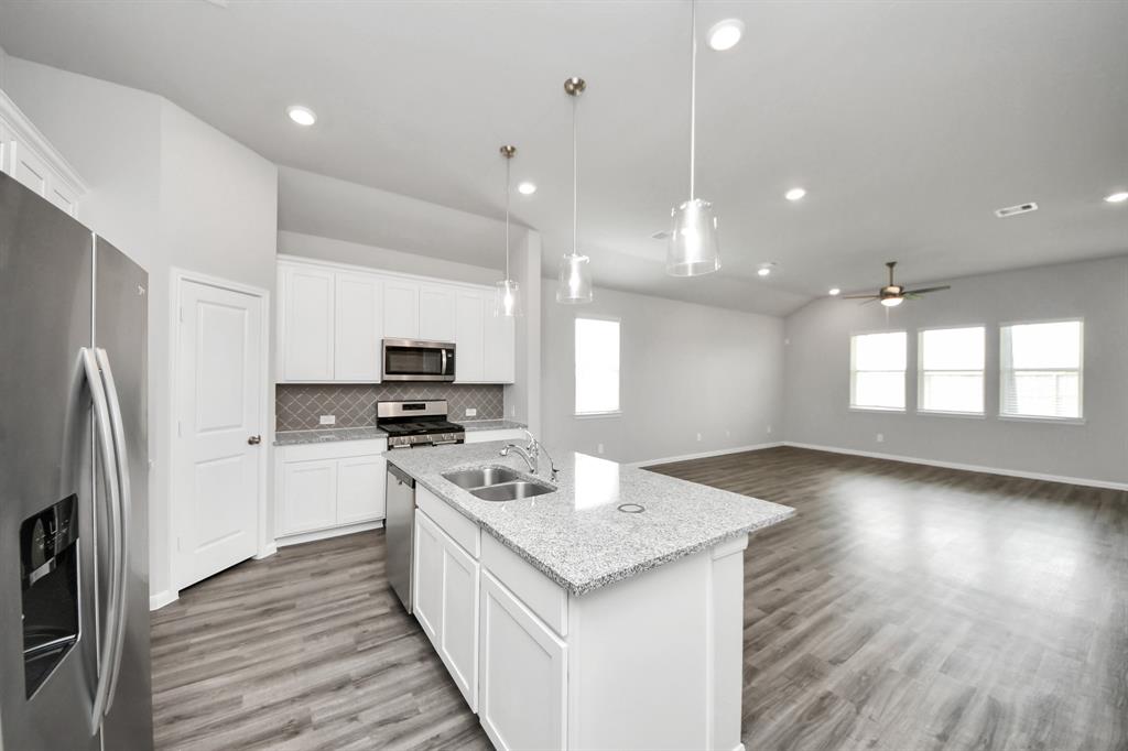12703 Gabrial Drive, Crosby, Texas image 3