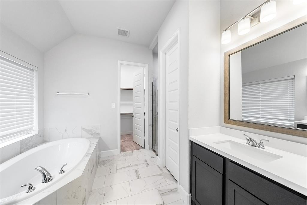 704 Fall Rock Branch Drive, Conroe, Texas image 18