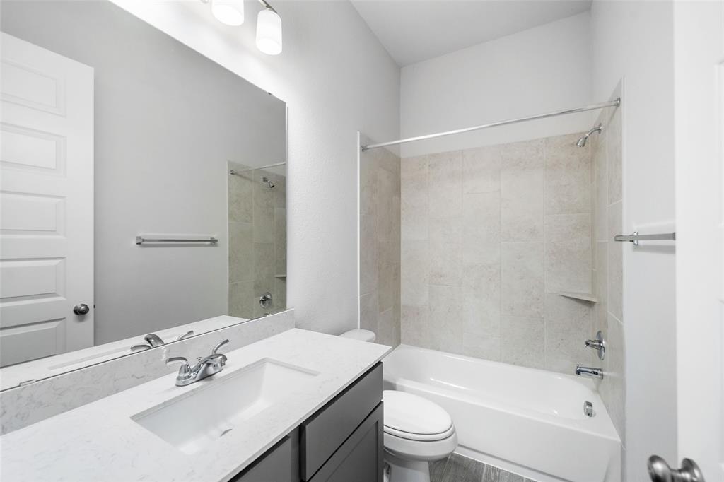 704 Fall Rock Branch Drive, Conroe, Texas image 23