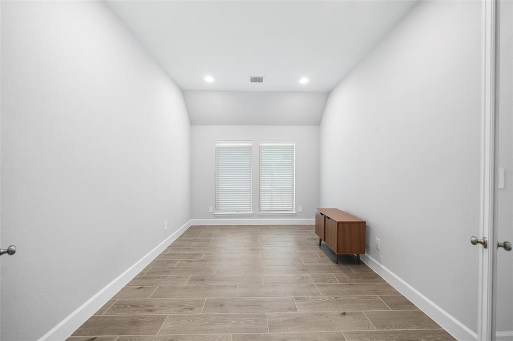 704 Fall Rock Branch Drive, Conroe, Texas image 15