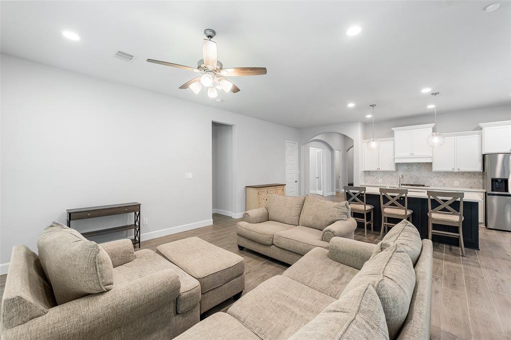 704 Fall Rock Branch Drive, Conroe, Texas image 10