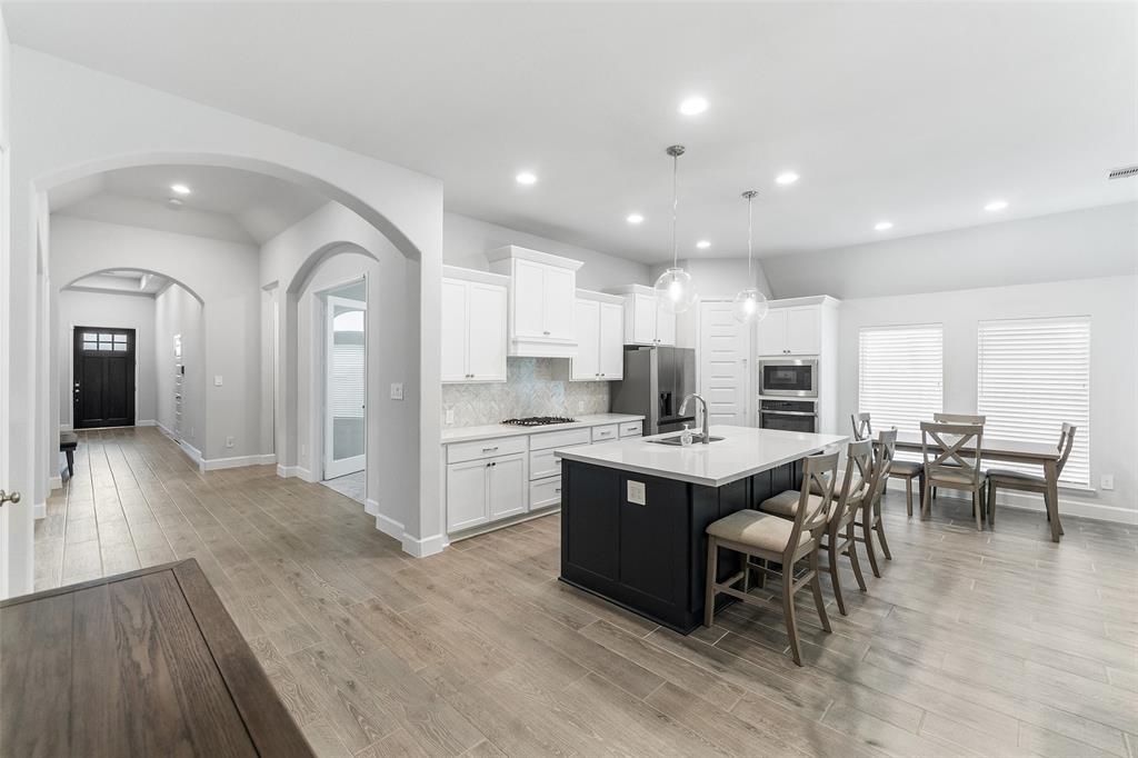 704 Fall Rock Branch Drive, Conroe, Texas image 3