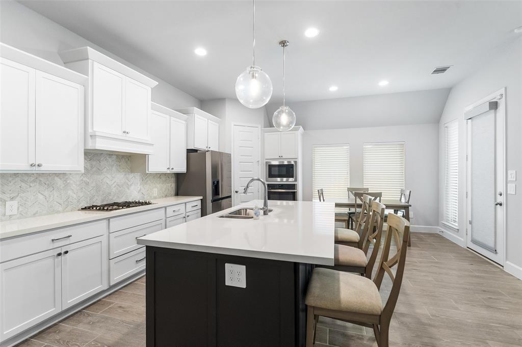 704 Fall Rock Branch Drive, Conroe, Texas image 8