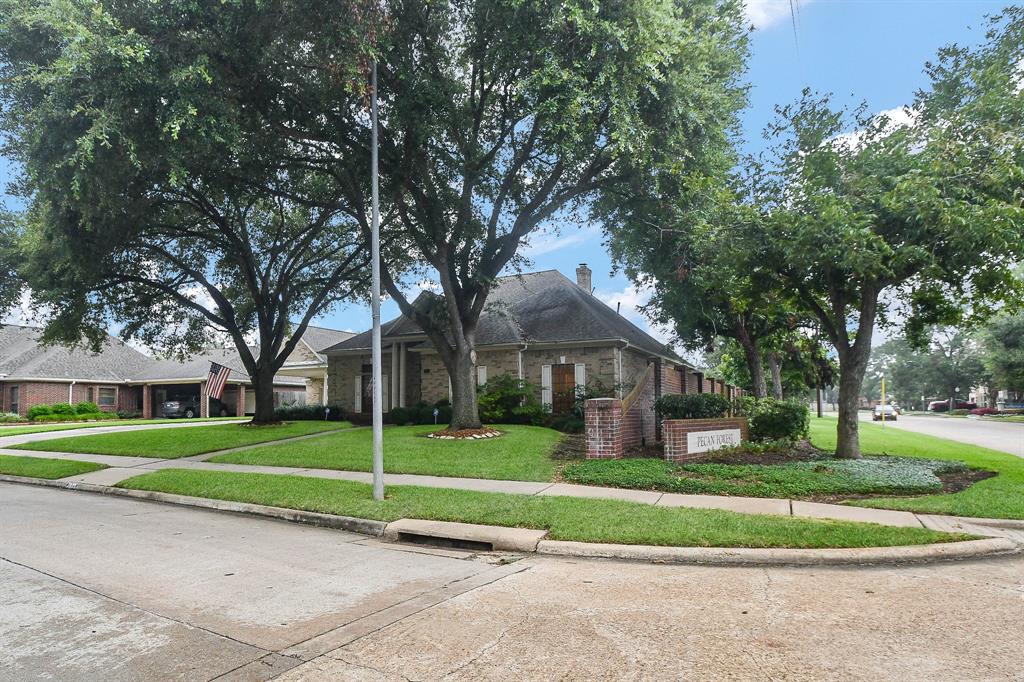 1802 Thompson Crossing Drive, Richmond, Texas image 4