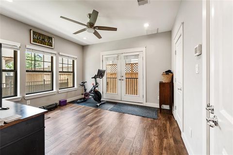 Single Family Residence in Houston TX 1249 23rd Street 5.jpg