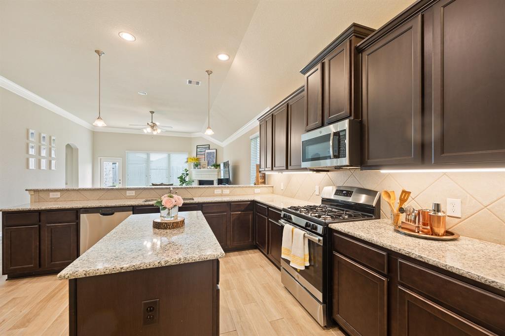 18418 Gardens End Lane, Houston, Texas image 18