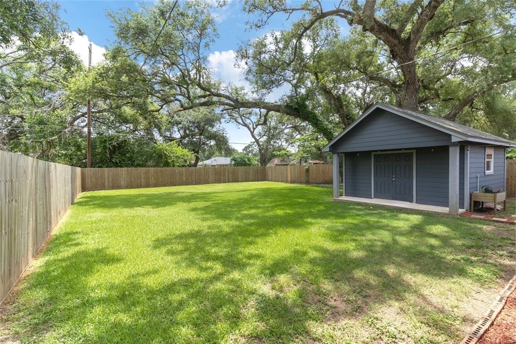 315 Cypress Street, Lake Jackson, Texas image 21